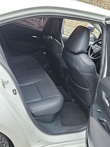 toyota corolla cross: Toyota Corolla: 2022 г., 1.8 л, Автомат, Гибрид, Седан — 6