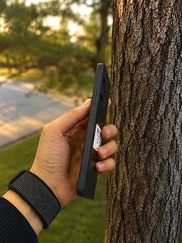 андройд мониторы: Poco F5, Б/у, 256 ГБ, цвет - Черный, 2 SIM — 2
