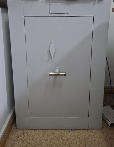 Proton: Сейф советский. Размер 50 × 40 см. Цена 5000 сом — 1