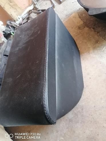 салон на авто: Подлокотник Skoda, цвет - Черный, Б/у — 2