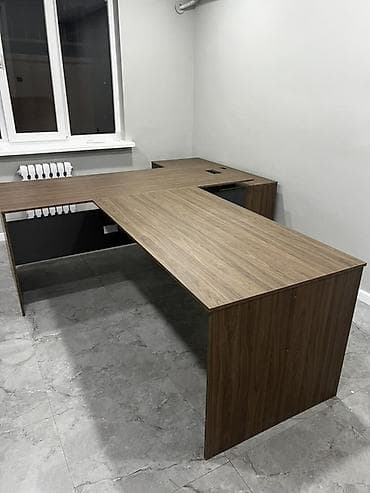 угловой офисный стол: Офисный стол, Нерегулируемый, цвет - Коричневый, Угловой, ЛДСП — 4