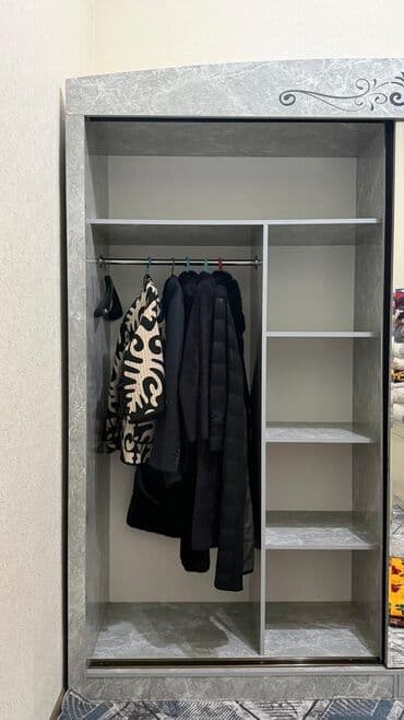 обувные шкафы и вешалки: Купе шкаф, Жаңы, Күзгүсү менен, Башка материал — 2