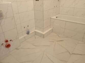 ковры резиновые: Подготовка стен для укладки, Подготовка стен для грунтовки, Резка плитки | Керамическая плитка, Керамогранитая плитка, Стеклянная плитка | Вертикальная укладка, Диагональная укладка, Горизонтальная укладка Больше 6 лет опыта — 22