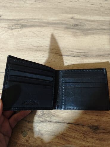 найден кошелек: Портмоне Automobile Lamborghini 
Оригинал 
Натуральная кожа — 4