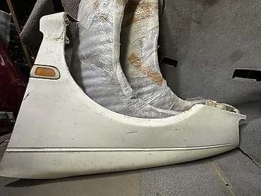 Тойота Авенсис 2000г передние крылья