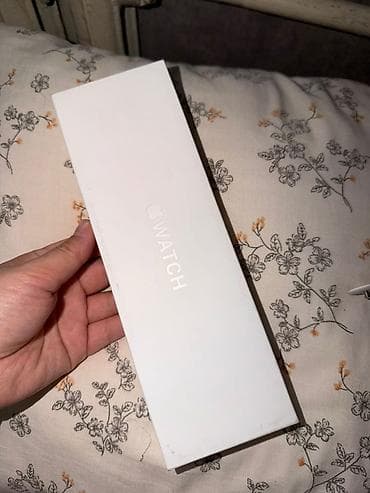 a 10 s: Apple Watch Series 5 (40 мм), алюминий, цвет Gold с белым спортивным — 4