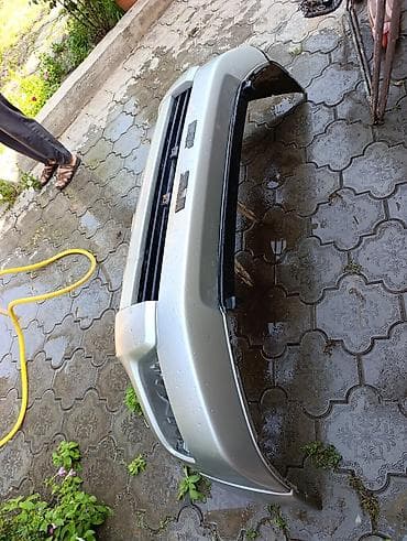 бампер surf: Передний бампер для toyota surf, 4ranner 
215 кузов — 1