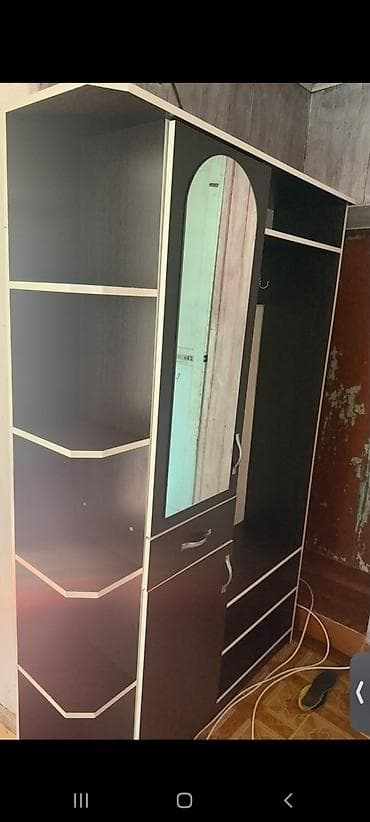 Прихожая/шкаф‑купе модульного типа из ЛДСП в контрастной расцветке