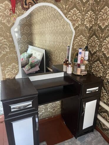 Спальный гарнитур в современном стиле (темный венге с белыми