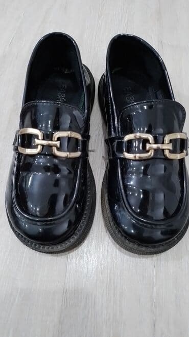 Свадебные платья и аксессуары: Туфли для девочки, в хорошем состоянии — 1