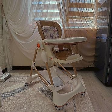 Детский стульчик для кормления Skillmax. Эргономичное сиденье с мягким