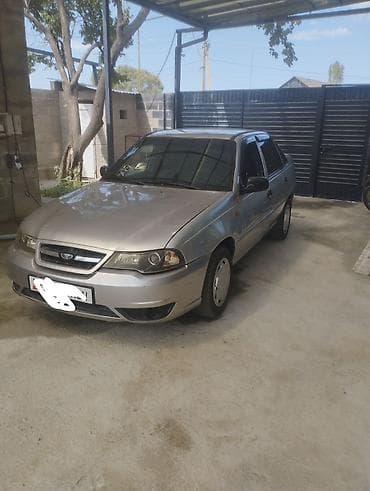 Daewoo Nexia: 2008 г., 1.6 л, Механика, Бензин, Седан