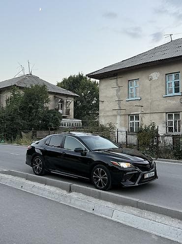 Toyota Camry: 2017 г., 2.5 л, Автомат, Бензин, Седан — 4