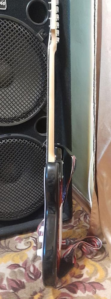 Музыкальные инструменты: Электрогитара Rockdale, стиль ST (Stratocaster) есть торг - Окраска — 9