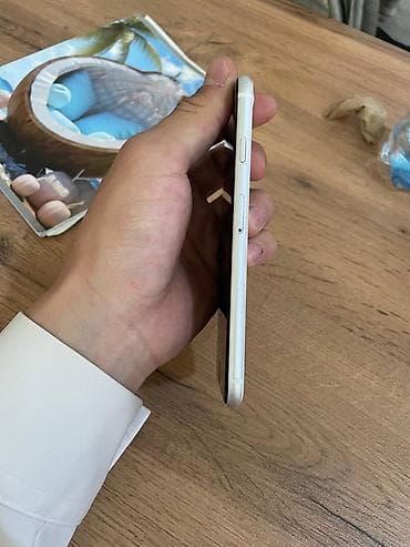 wi: IPhone SE 2020, Б/у, 128 ГБ, Белый, Наушники, Зарядное устройство, Защитное стекло, 100 % — 4
