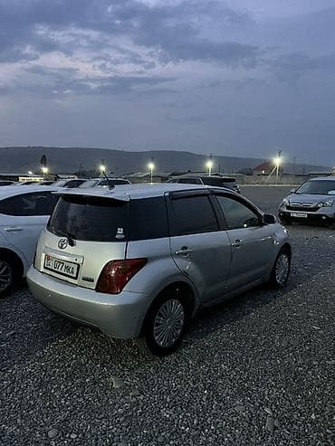 mini cuper: Toyota Ist: 2002 г., 1.3 л, Автомат, Бензин, Хэтчбэк — 4