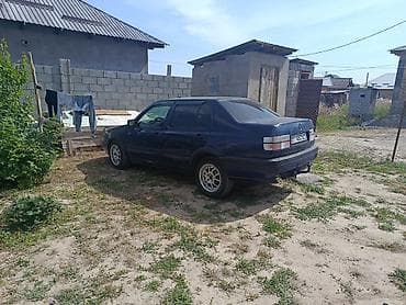 Унаа сатуу: Volkswagen Vento: 1993 г., 1.8 л, Кол менен иштөөчү, Бензин, Седан — 1