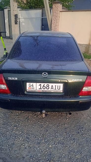 1998: Mazda 323: 1998 г., Седан — 2