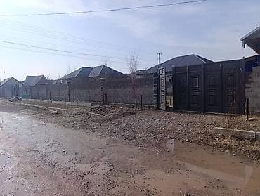 или меняю с доплатой мне: 4 сотик участок сатылат 3 комнат времянкасы менен . суу скважины — 10