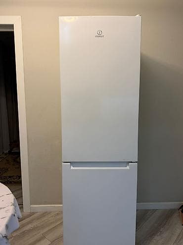 Холодильник Indesit, Двухкамерный, De frost (капельный), 60 * 185 * 60