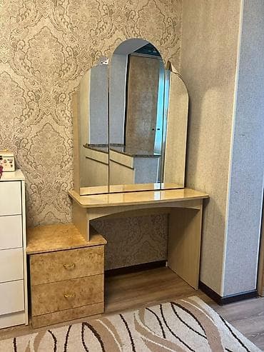 Туалетный столик, С зеркалом, цвет - Бежевый, ЛДСП