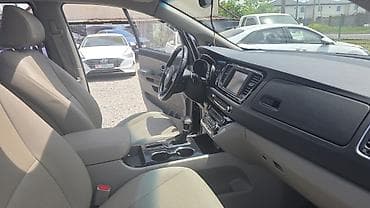 9: Kia Carnival: 2019 г., 2.2 л, Автомат, Дизель, Минивэн — 10