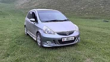 Honda Fit: 2005 г., Хэтчбэк