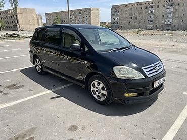 голиф 2: Toyota Ipsum: 2003 г., 2.4 л, Автомат, Бензин, Минивэн — 6