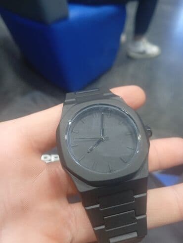 Часы наручные с металлическим браслетом - Корпус восьмигранной формы