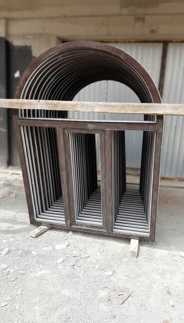 пластиковая крыша: Представляем комплект арочных оконных рам, выполненных из коричневого — 1