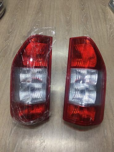 купить золотистого ретривера: Задний стоп фонарь на Спринтер Мерседес Бенц — 1