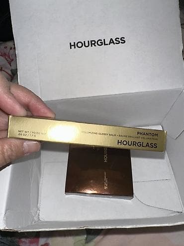 косметички: Hourglass Phantom Volumizing Glossy Balm — объемный сияющий бальзам — 2