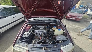 битый гольф: Volkswagen Passat: 1994 г., 2 л, Механика, Бензин, Седан — 5
