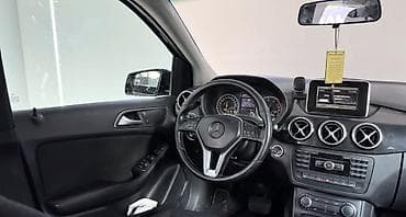 w24: Mercedes-Benz B-Class: 2012 г., 1.5 л, Автомат, Бензин, Хэтчбэк — 4