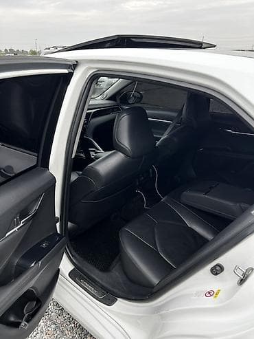 Toyota Camry: 2018 г., 2.5 л, Автомат, Бензин, Седан — 7