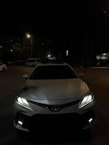 Toyota Camry: 2021 г., 2.5 л, Автомат, Бензин, Седан
