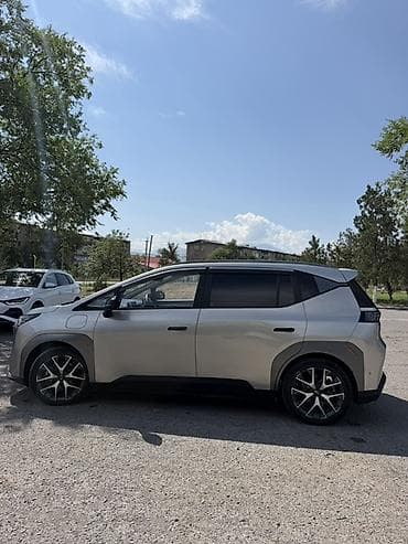 geely e5: Aion Y Plus — компактный электрический кроссовер. Кузов и дизайн: - — 3