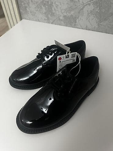 Продаю мальчиковые туфли Zara 29 размера. Моему сыну оказались малы