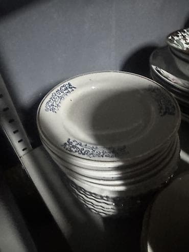 Тарелки по 10 30, 50 100, 150, 200