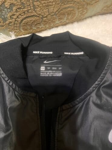 плащи от дождя: Продаю ветровку Nikе четного цвета( оригинал ) размер XS (34-36) на — 2