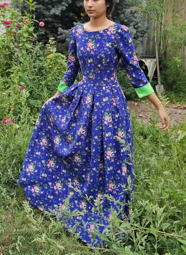 Вечернее платье, Пышное, Длинная модель, Велюр, С рукавами, S