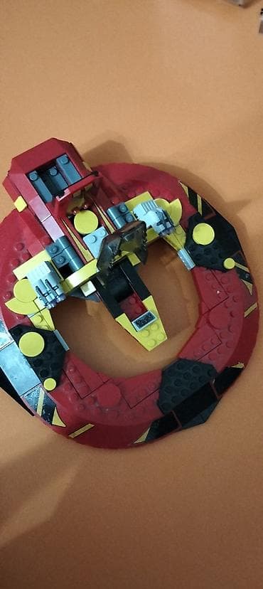 круглый ангар: Конструктор LEGO – космический корабль круглой формы — 2