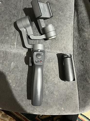 airpods pro 4: Стабилизатор для смартфона (ручной 3-осевой гимбал) с мини-штативом - — 1