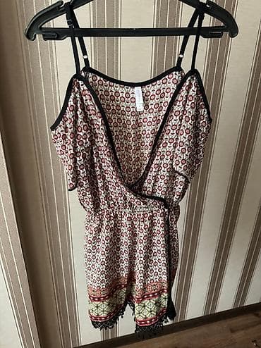 не подошел размер: Продаю очень красивый,удобный комбез,качество отличное,размер подойдет — 2