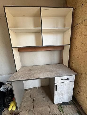 стол кухиний: Компьютерный стол, С полками — 1