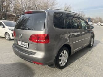 обмен на дом в городе каракол: Volkswagen Touran: 2010 г., 1.4 л, Робот, Бензин, Универсал — 1