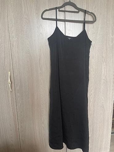 Новое платье комбинация Uniqlo. Без этикетки.
800 сом