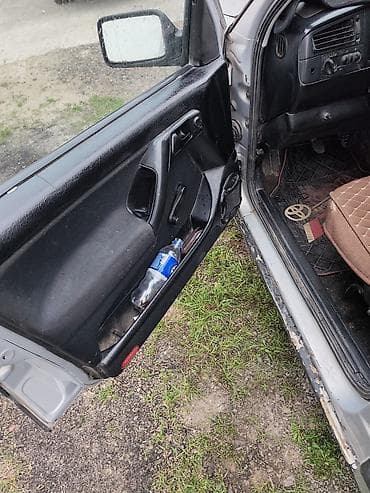газель муссо: Volkswagen Golf: 1993 г., 1.8 л, Механика, Бензин, Хэтчбэк — 8