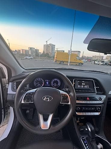 Продажа авто: Hyundai Sonata: 2022 г., 2 л, Автомат, Бензин, Седан — 5