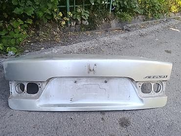 Автозапчасти: Крышка багажника Honda Accord cl 7-9 (седан), серебристый цвет. - — 1